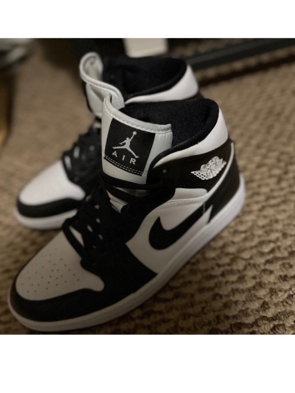 Nike Jordan’s mid shoes